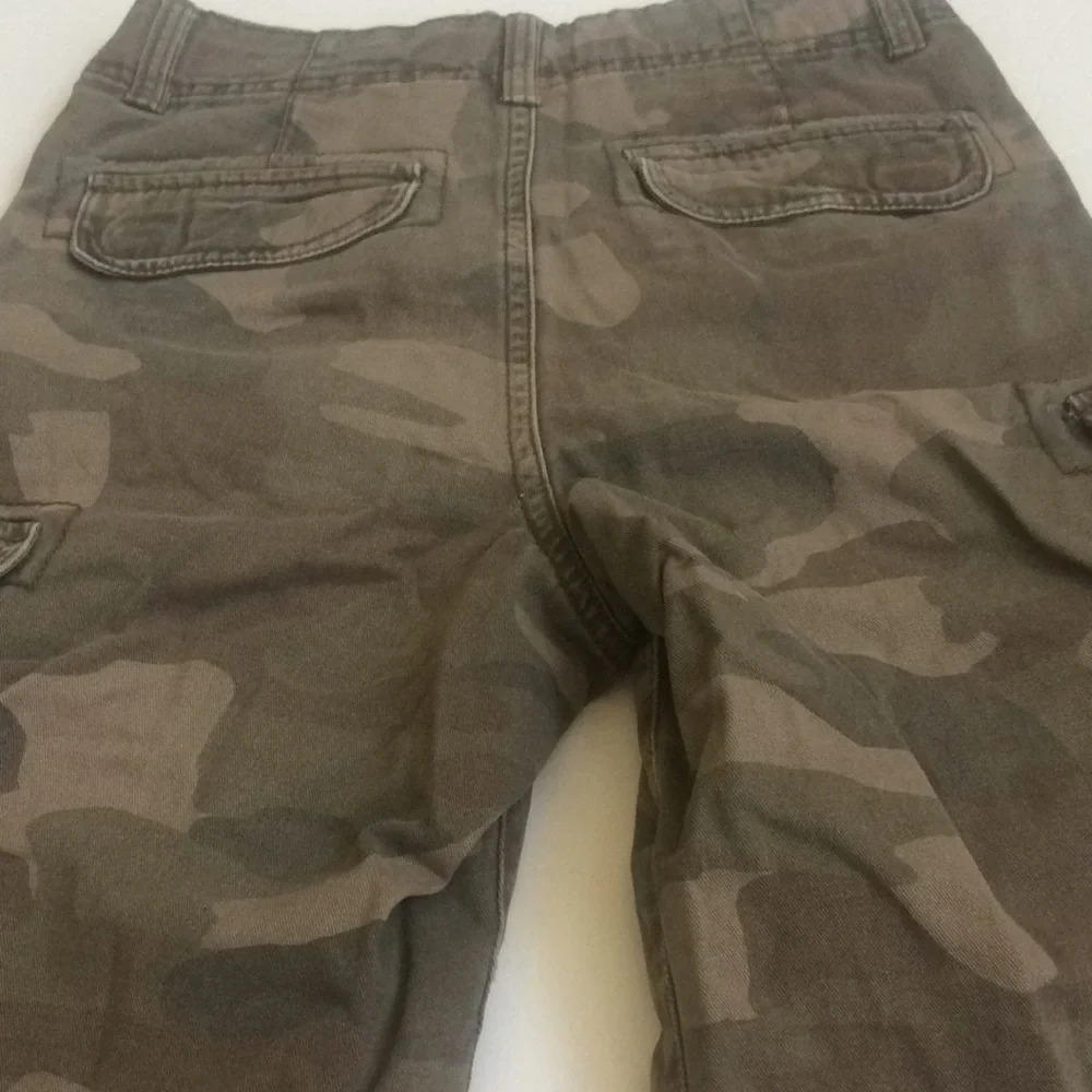 FINAL MARKDOWN Boys camo cargo shorts 10